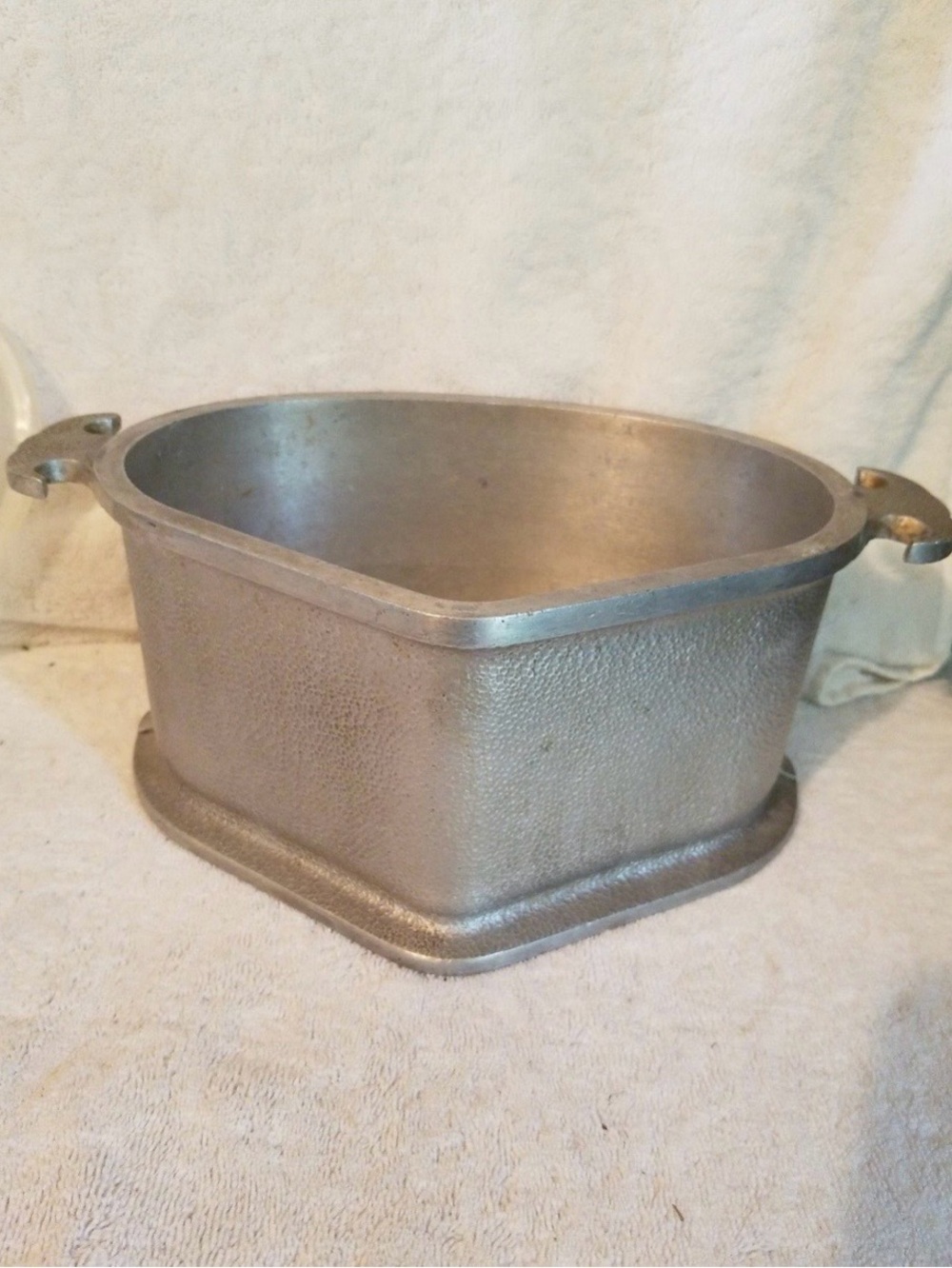Roaster Vintage Guardian Service Hammered Aluminum Heart Shape Roaster